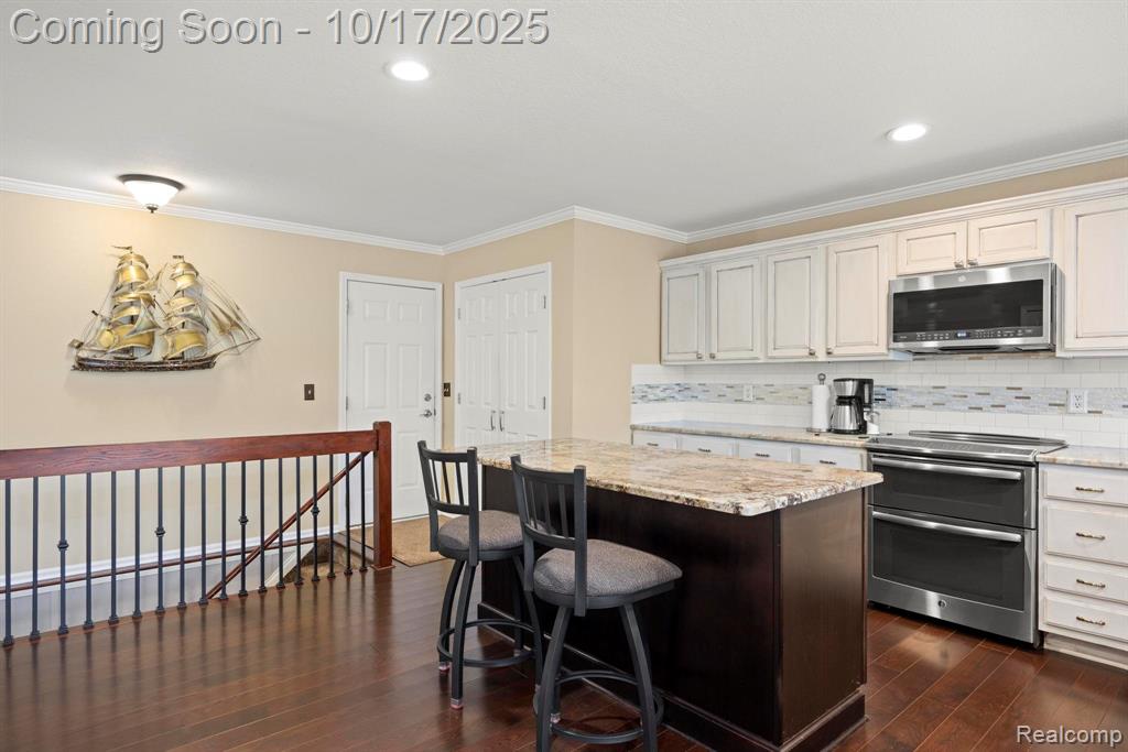 7109 Bluewater Drive, Clarkston, MI 48348 — Photo 6