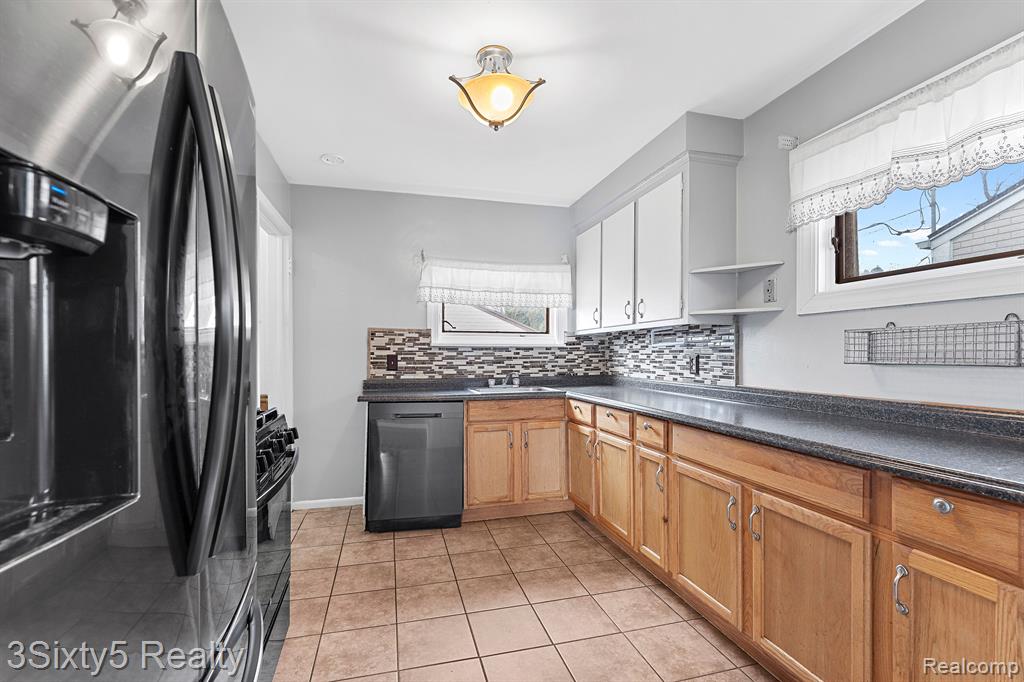 9914 FOX Avenue, Allen Park, MI 48101 — Photo 7