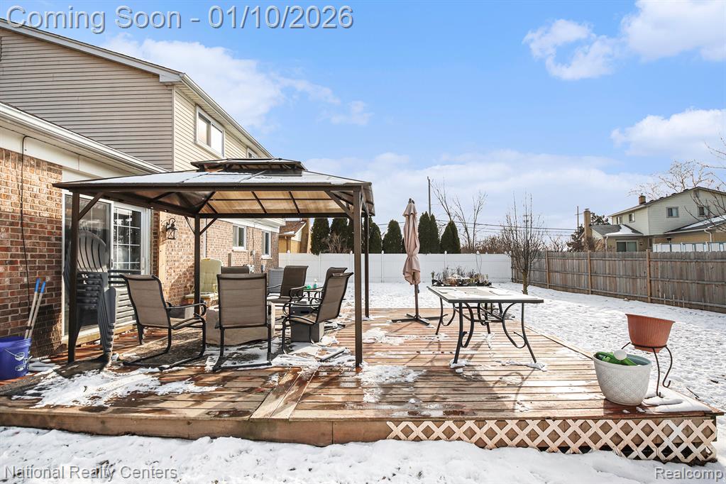 24840 Cabot Drive, Woodhaven, MI 48183 — Photo 30