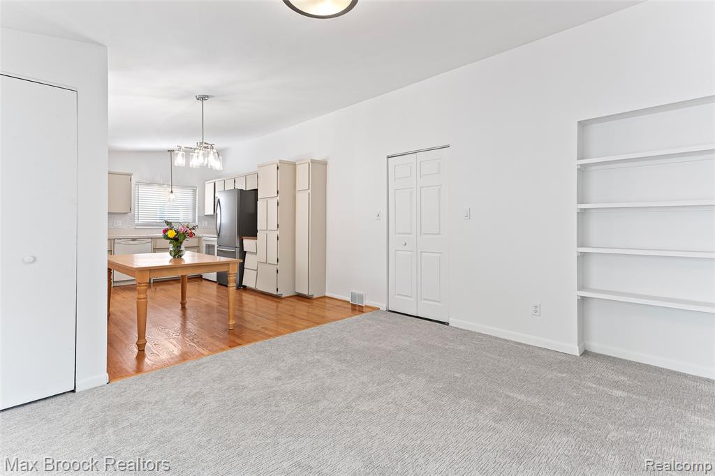 260 Lyons Drive, Troy, MI 48083 — Photo 8