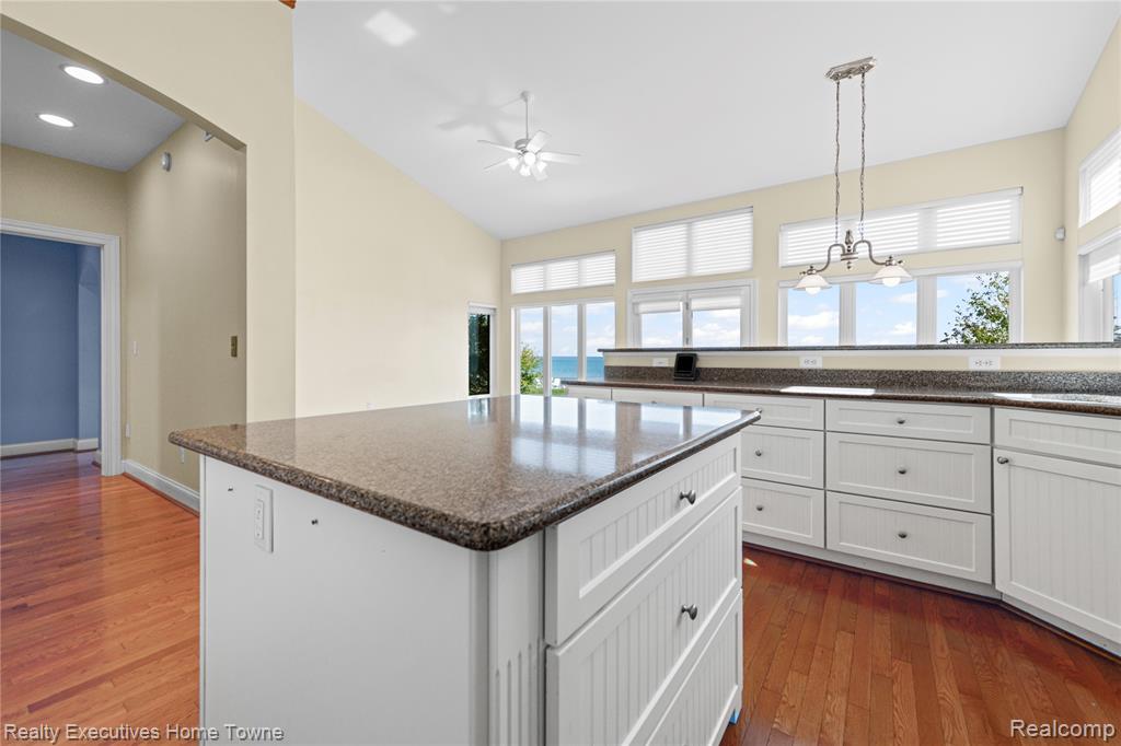 5802 Lakeshore Road, Fort Gratiot, MI 48059 — Photo 28
