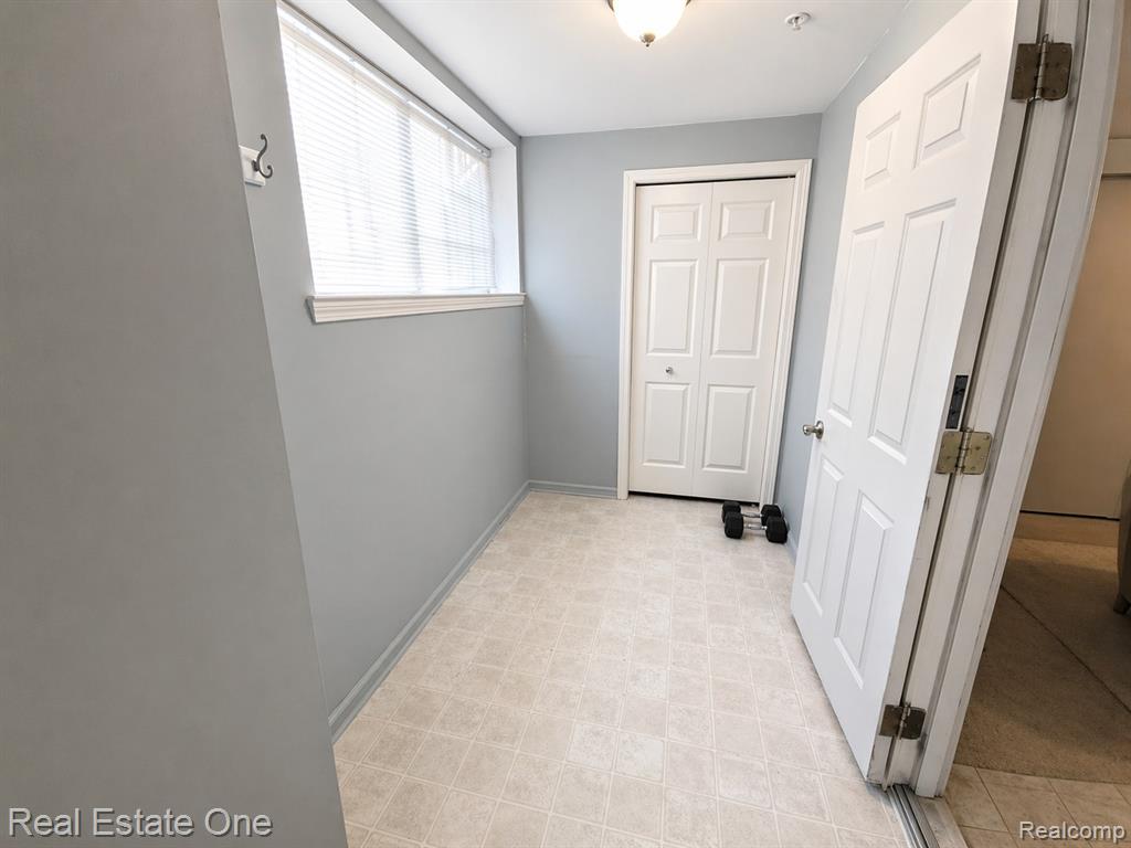 478 Village Lane, Milford, MI 48381 — Photo 21