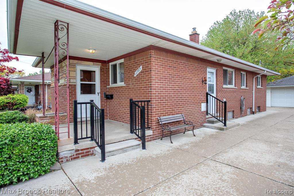 13565 Dixie, Redford, MI 48239 — Photo 3