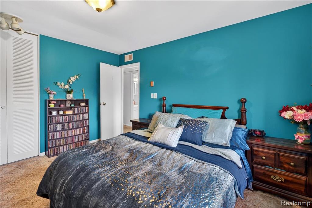1878 Colonial Village Way, 4, Waterford, MI 48328 — Photo 24