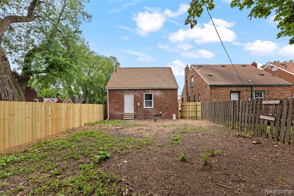 8310 Whitcomb Street, Detroit, MI 48228 — Photo 7
