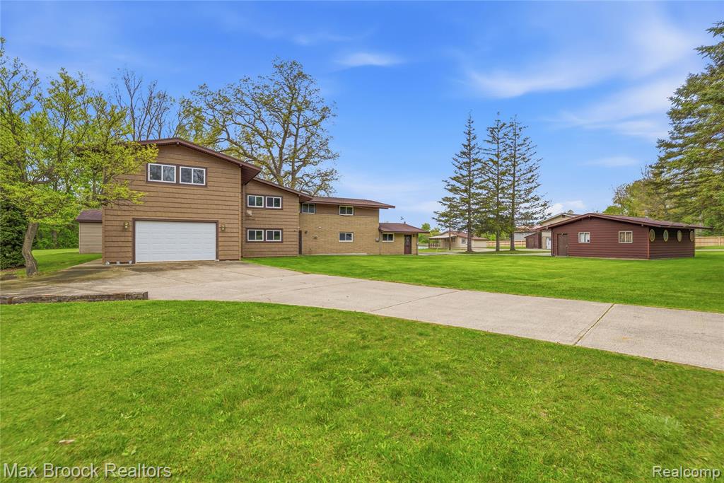 1392 Maple Grove Road, Lapeer, MI 48446 — Photo 4