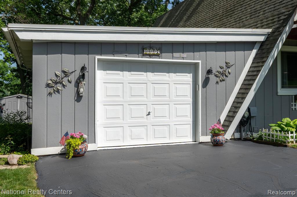 3627 Merritt Lake Drive, Metamora, MI 48455 — Photo 5