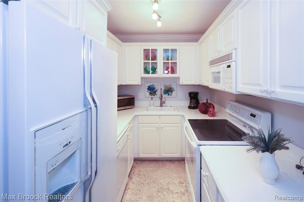 444 Chester Street S, 413, Birmingham, MI 48009 — Photo 48