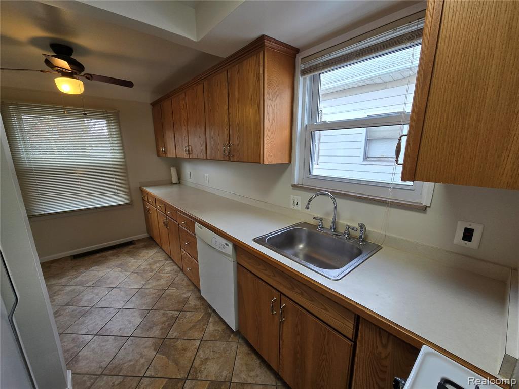 4858 Palmer Street, Dearborn, MI 48126 — Photo 5