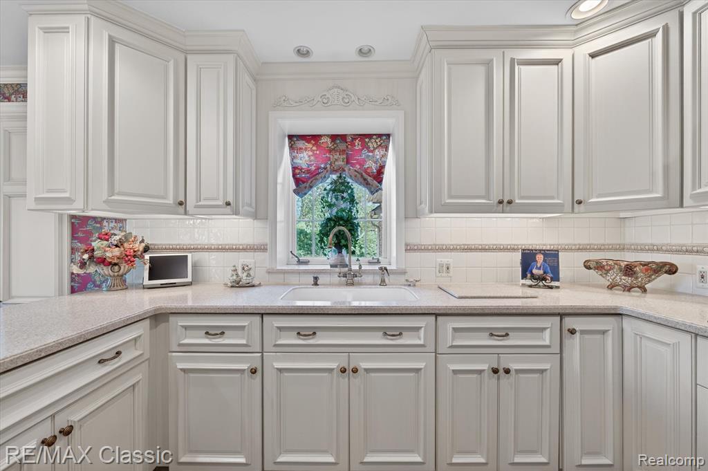 12648 Portsmouth Court, Plymouth, MI 48170 — Photo 15