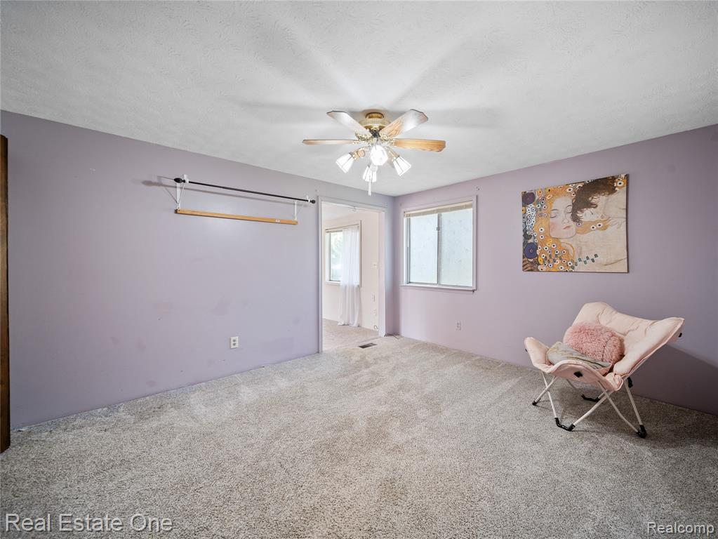 9425 Galatian Drive, Whitmore Lake, MI 48189 — Photo 11
