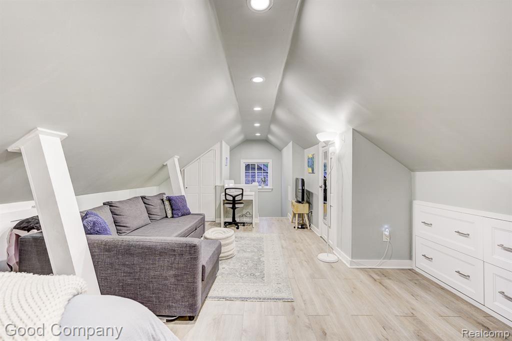 551 W Oakridge Street, Ferndale, MI 48220 — Photo 44