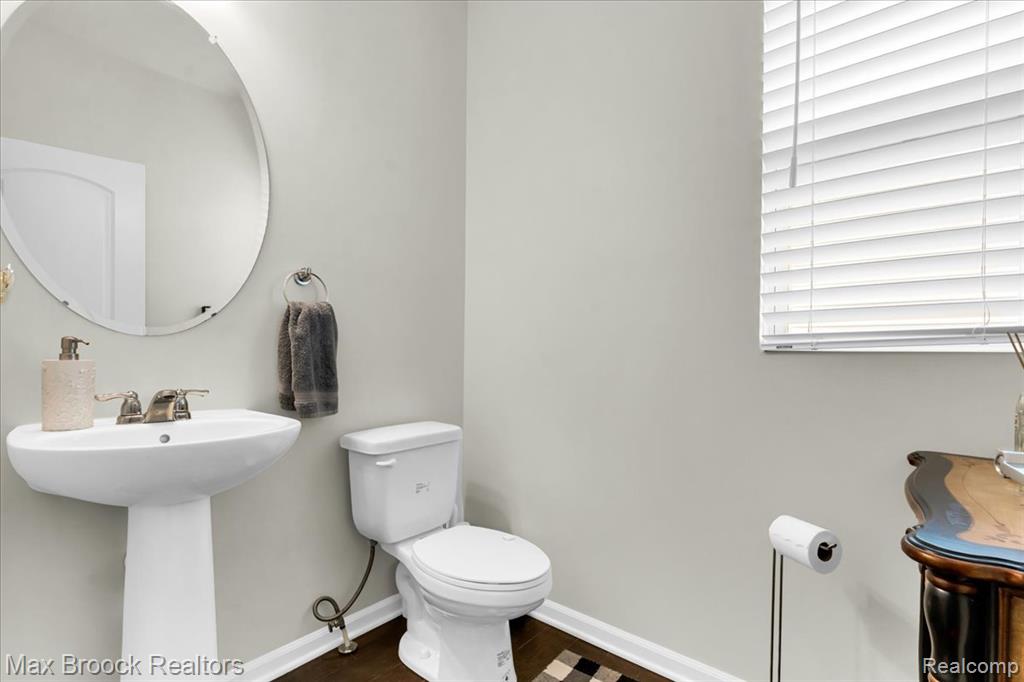 8401 Sharon Drive, White Lake, MI — Photo 18