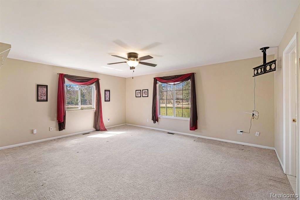 5537 VASSAR Road, Grand Blanc, MI 48439 — Photo 11