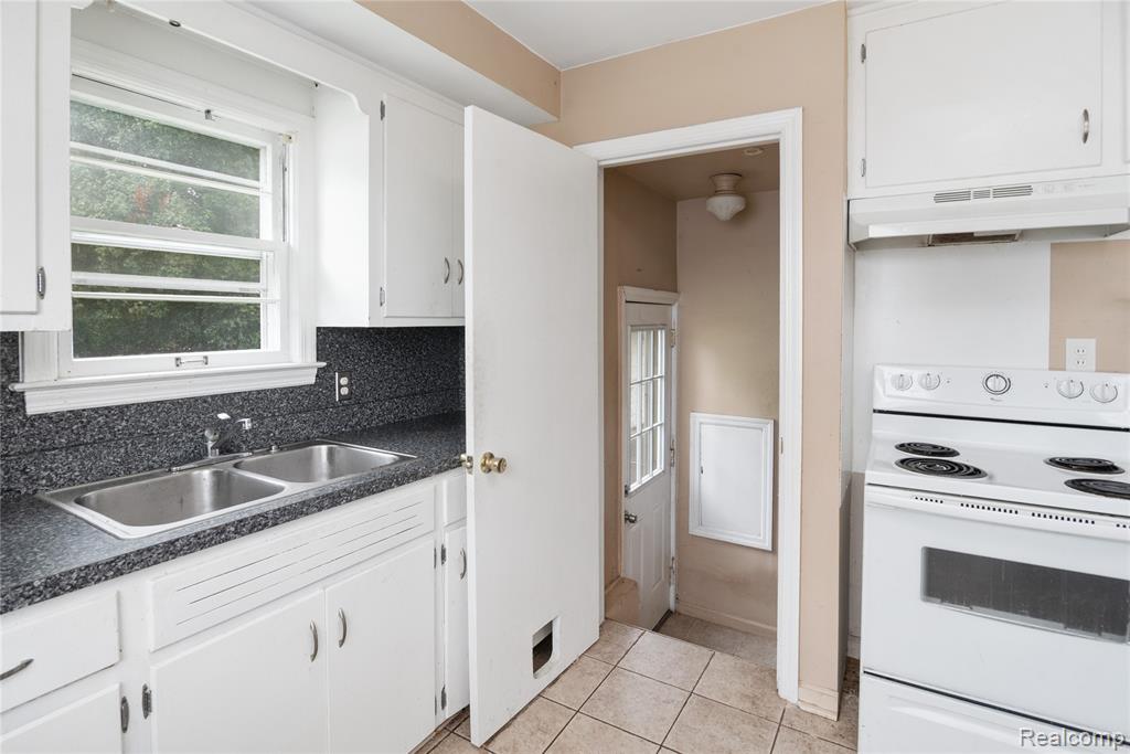 601 Chalmers Street, Flint, MI 48503 — Photo 9