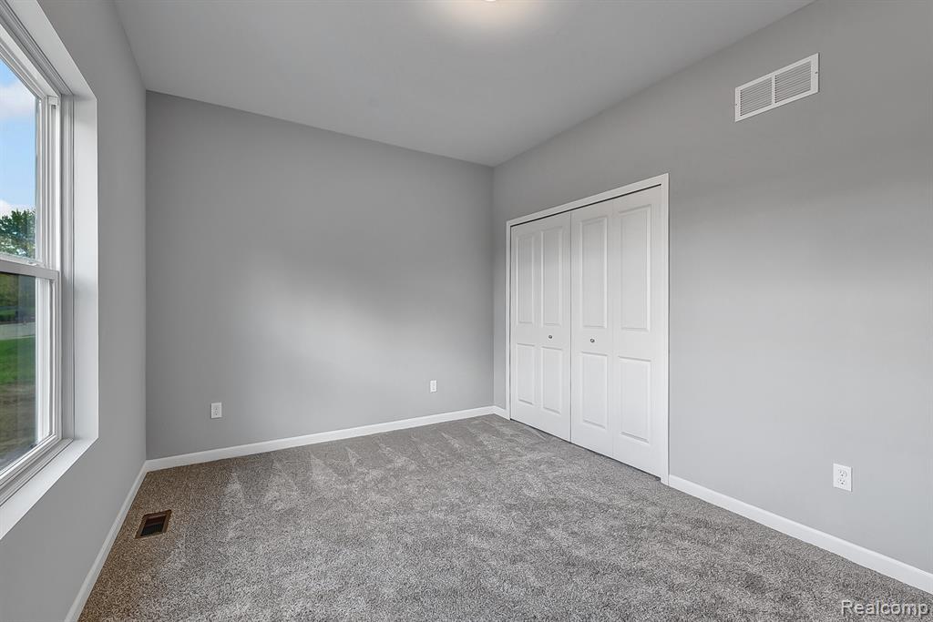 6064 Woodridge Lane, Grand Blanc, MI 48439 — Photo 6