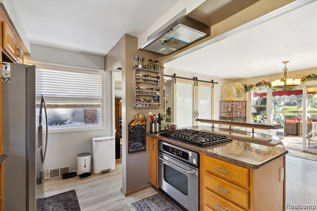 6003 Rolton Court, Waterford, MI 48329 — Photo 4