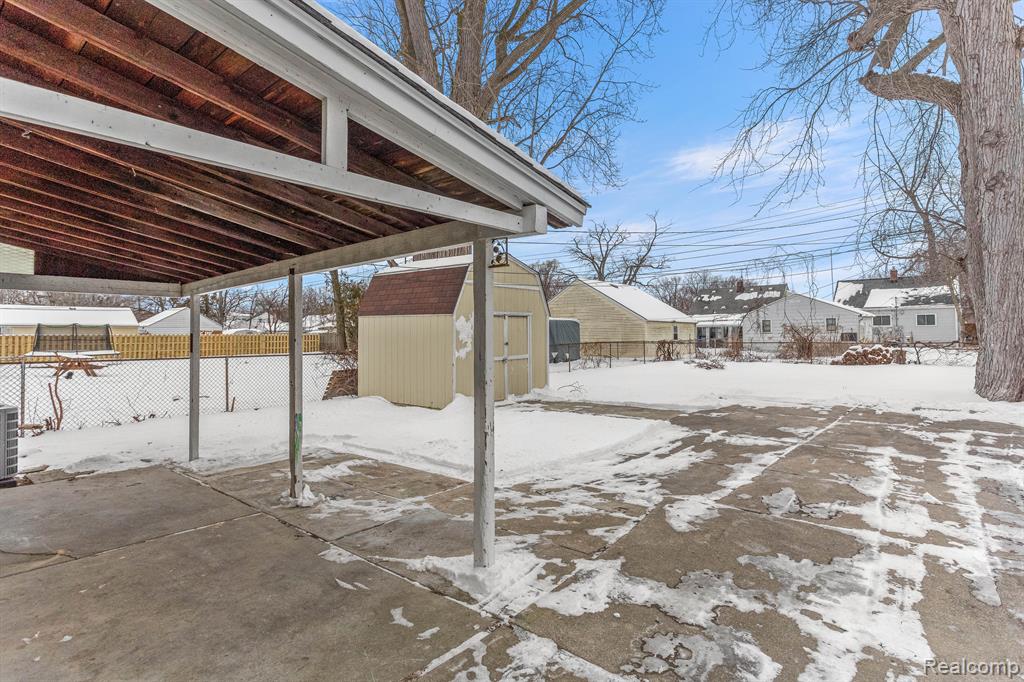 4920 WEDDELL Street, Dearborn Heights, MI 48125 — Photo 25
