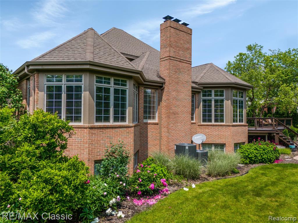 18438 Clairmont Circle E, Northville, MI 48168 — Photo 69