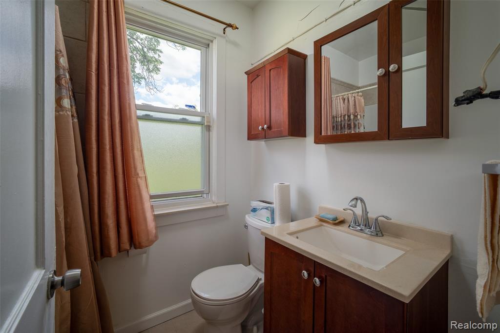 702 Fernhill Street, Highland Park, MI 48203 — Photo 14