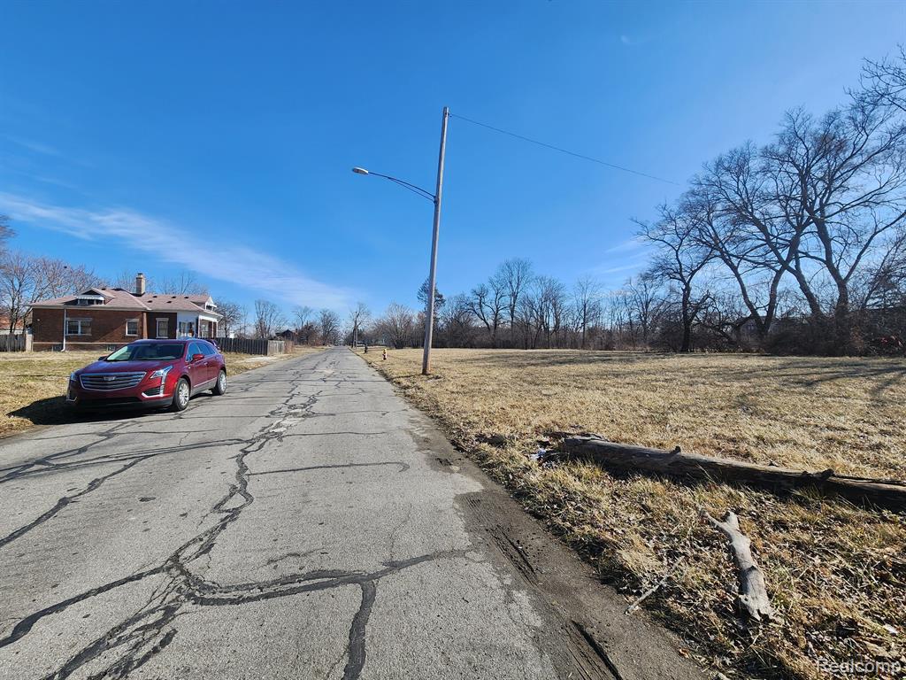 615 W BRENTWOOD Street, Highland Park, MI 48203 — Photo 2