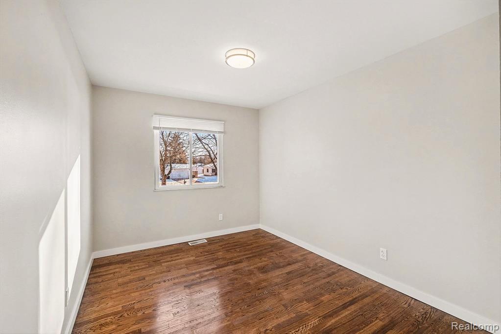 6090 Lancaster Drive, Flint, MI 48532 — Photo 21