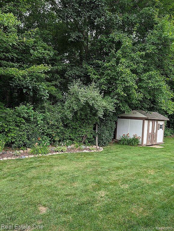 2 Emerald Circle, Whitmore Lake, MI 48189 — Photo 14