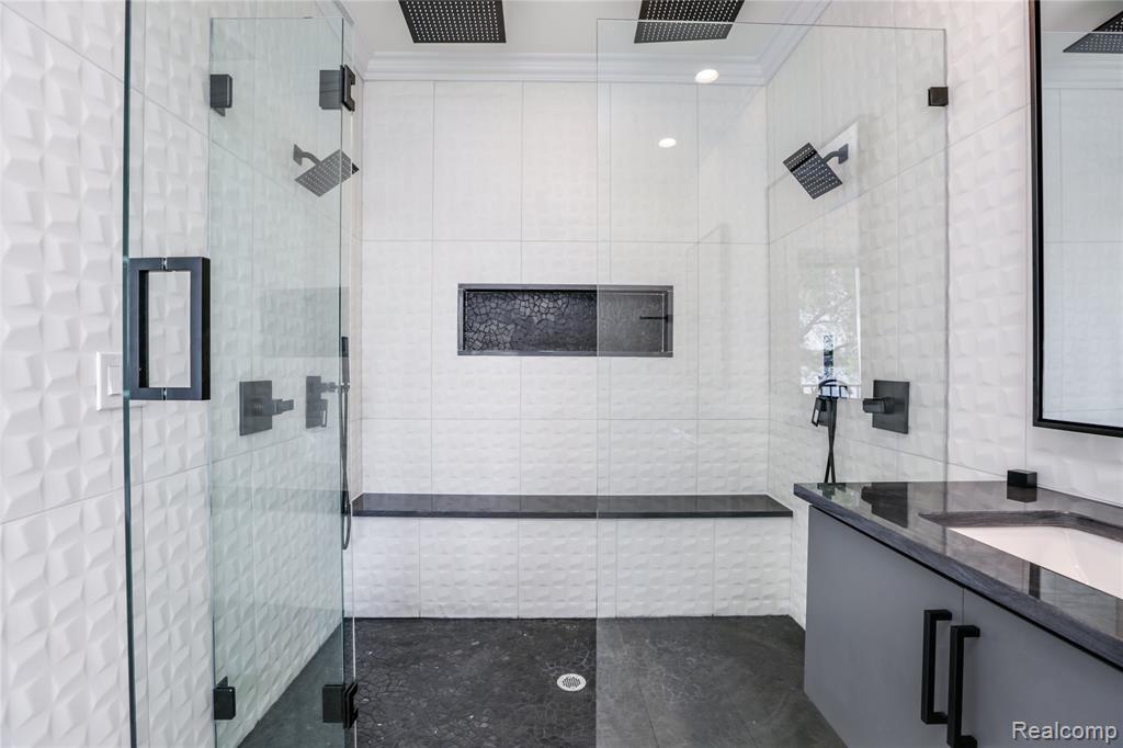 16637 Kings Fairway Lane, Grand Blanc, MI 48439 — Photo 49