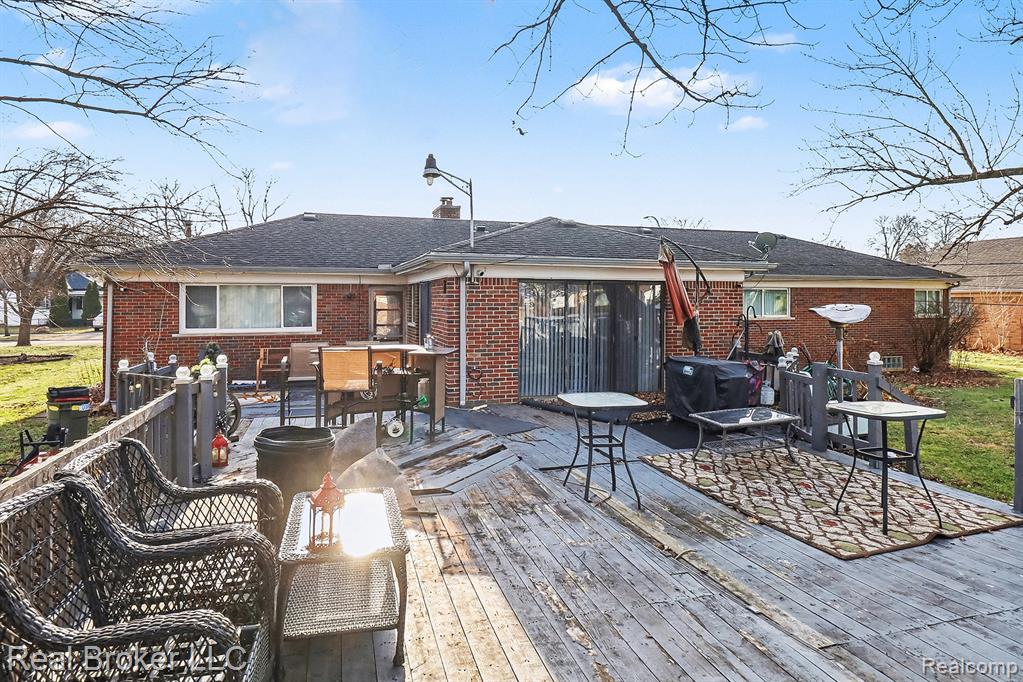 19115 Old Homestead Drive, Harper Woods, MI 48225 — Photo 26