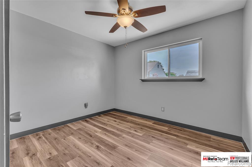 4737 Glenis Street, Dearborn Heights, MI 48125 — Photo 11