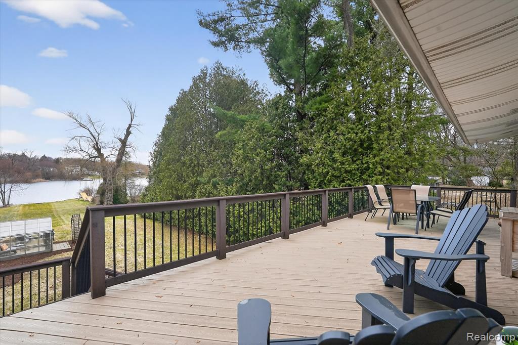 640 Sunset, White Lake, MI 48383 — Photo 49