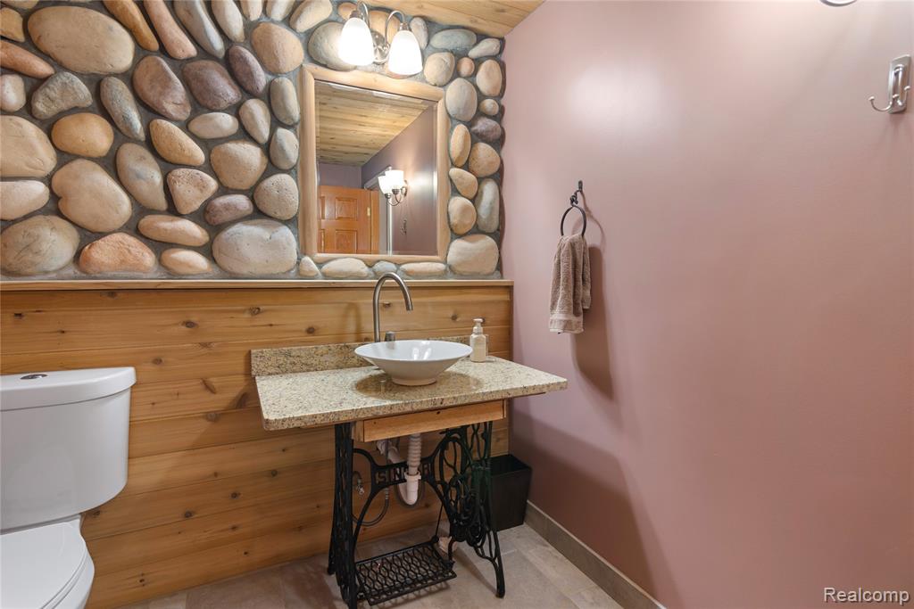 8145 Lindsey Road, Casco, MI 48064 — Photo 21