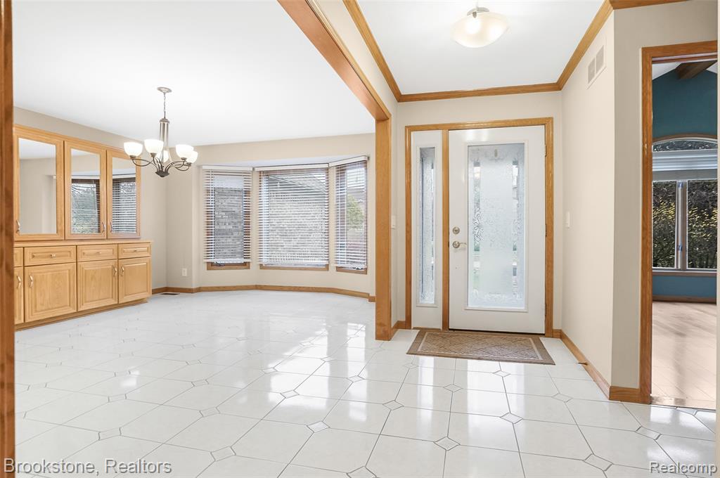 8948 Chestnut Run Drive, Shelby Twp, MI 48317 — Photo 4