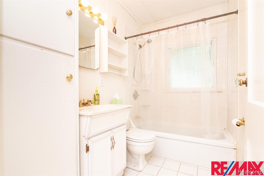 4351 SEEDEN Street, Waterford, MI 48329 — Photo 30