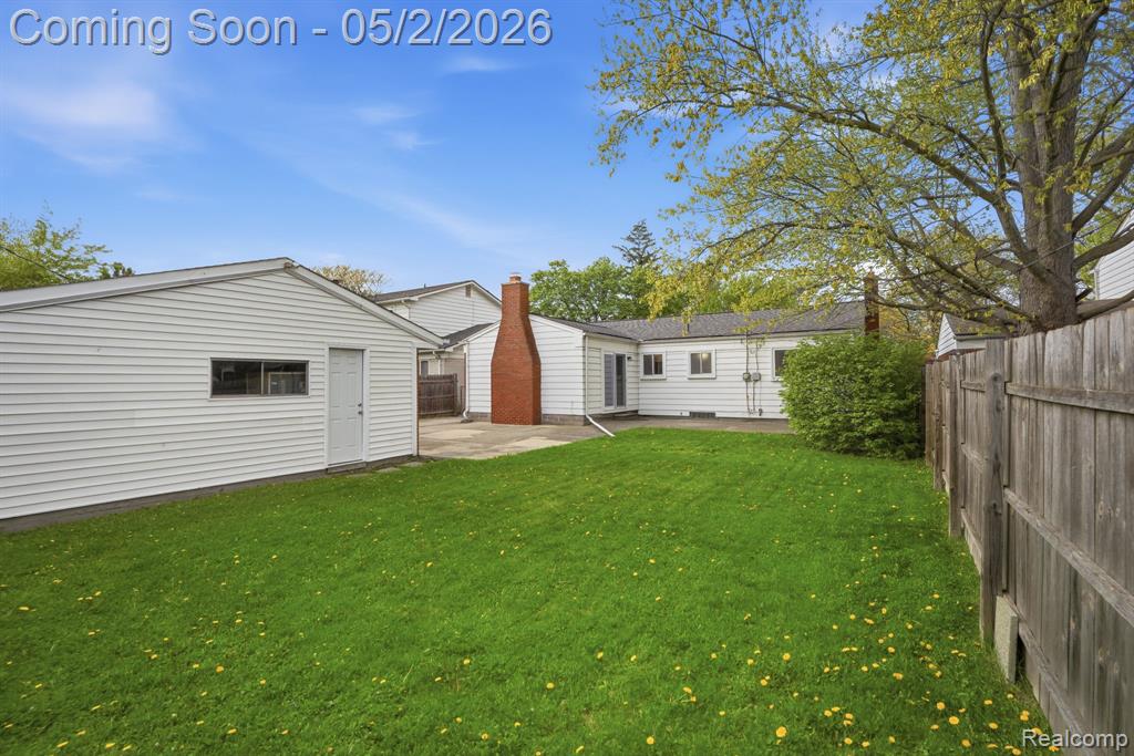 19704 Parkside Street, Saint Clair Shores, MI 48080 — Photo 37