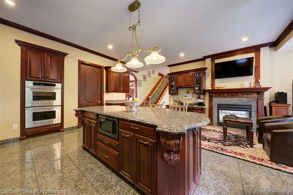 4546 Forest Edge Lane, West Bloomfield, MI 48323 — Photo 25