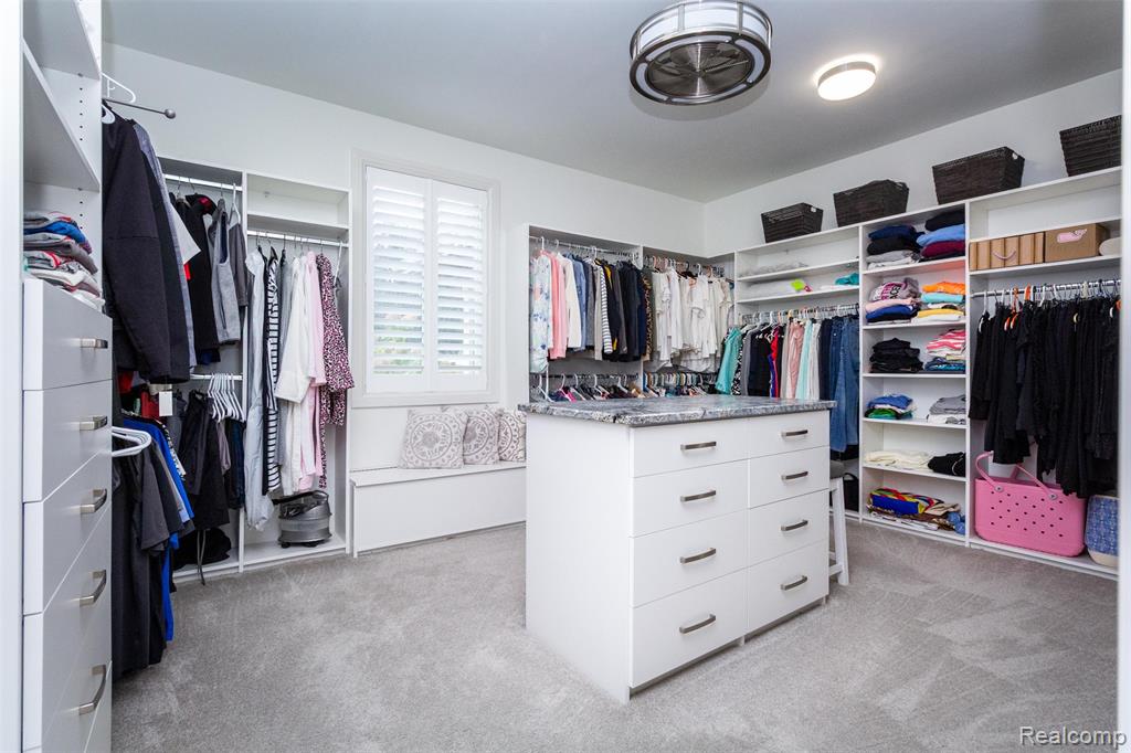 302 Tanview Drive, Oxford, MI, 48371