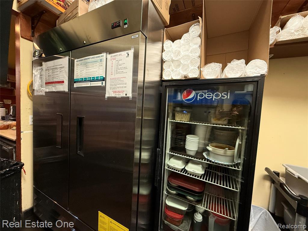 33214 W 14 Mile Road, West Bloomfield, MI — Photo 12