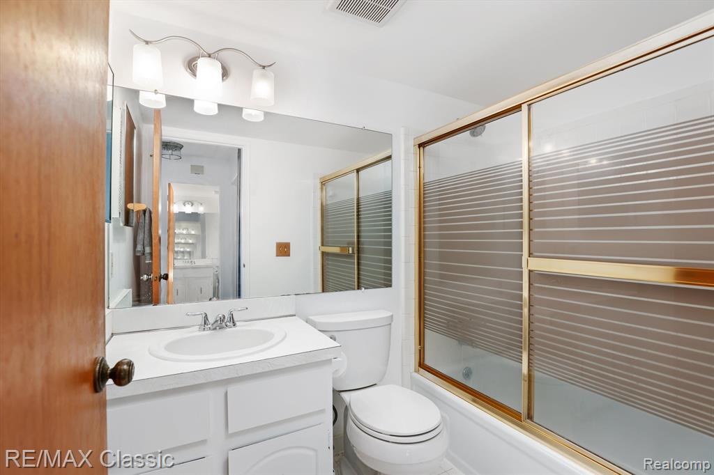 41722 ONAWAY Drive, Northville, MI 48167 — Photo 15
