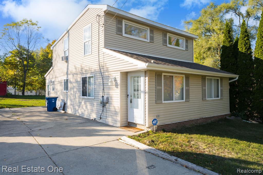 4281 Marcus Road, Waterford, MI 48329 — Photo 4