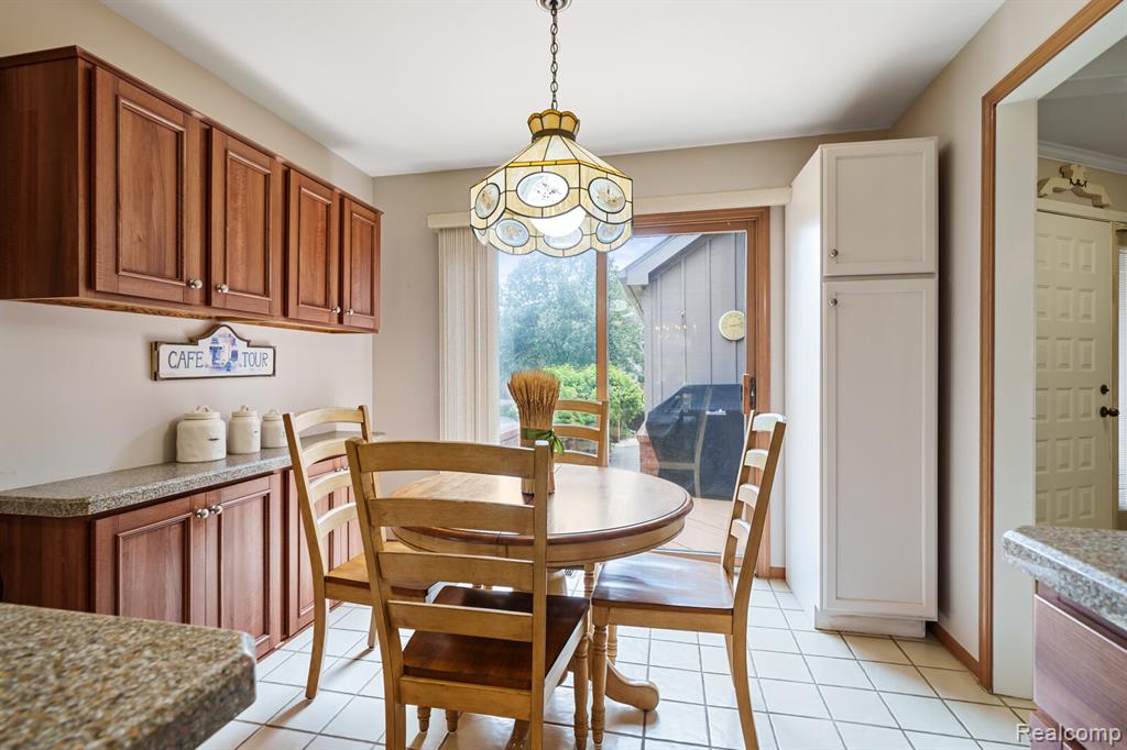37622 Russett Drive, Farmington Hills, MI 48331 — Photo 12