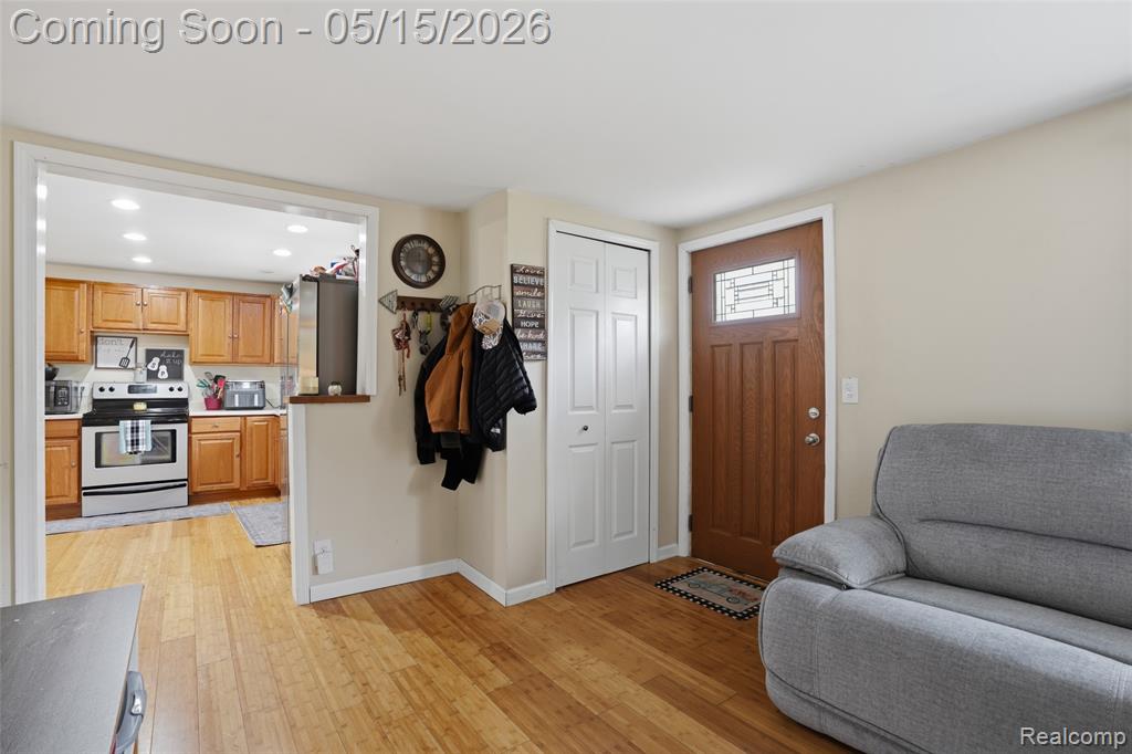 6141 Sandy Lane N, Burton, MI 48519 — Photo 7