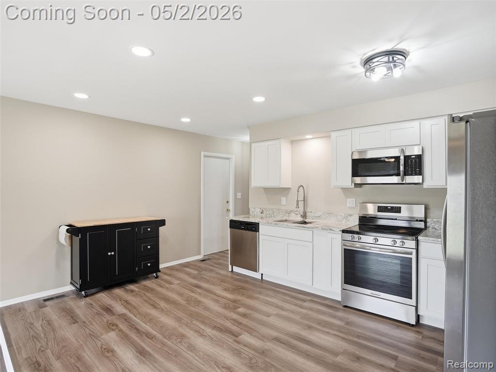 8618 Alwardt Drive, Sterling Heights, MI 48313 — Photo 10