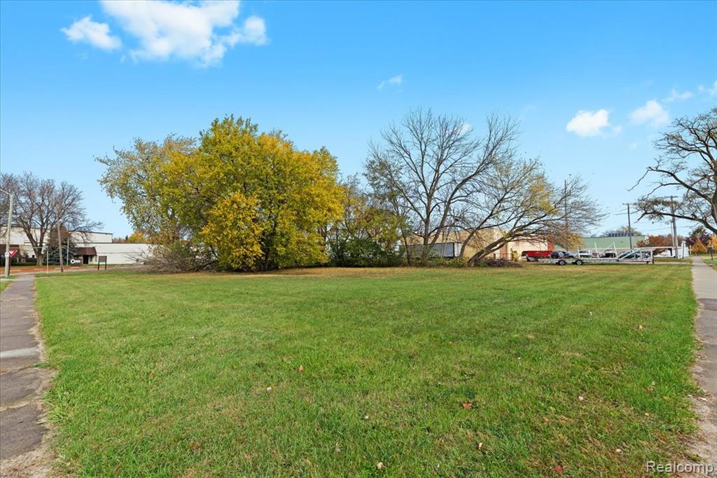 522 Central Avenue, Wyandotte, MI 48192 — front exterior
