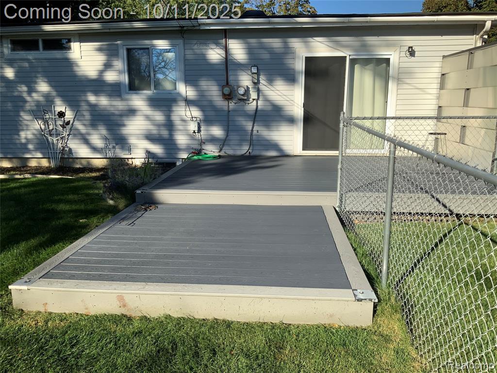 9130 E Bassett Court, Livonia, MI 48150 — Photo 42