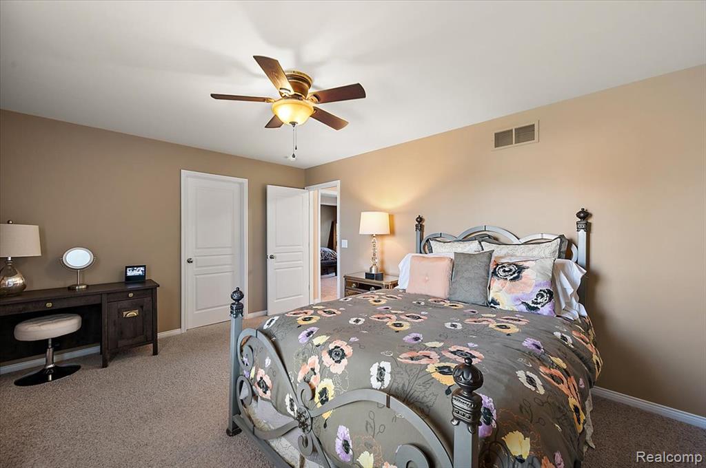 4366 S Lake Lane, Shelby Twp, MI 48316 — Photo 39
