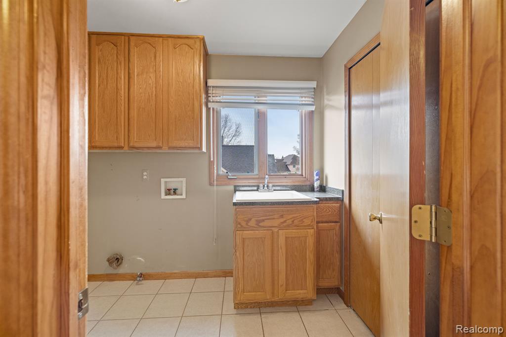 49332 GOLDEN LAKE Drive, Shelby Twp, MI 48315 — Photo 42