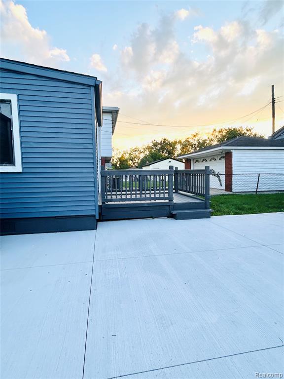 734 Highland Street, Wyandotte, MI 48192 — Photo 7