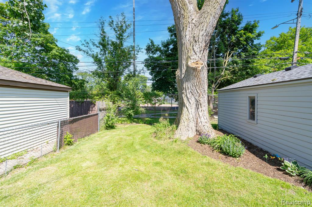 2036 Gardner Avenue, Berkley, MI 48072 — Photo 33