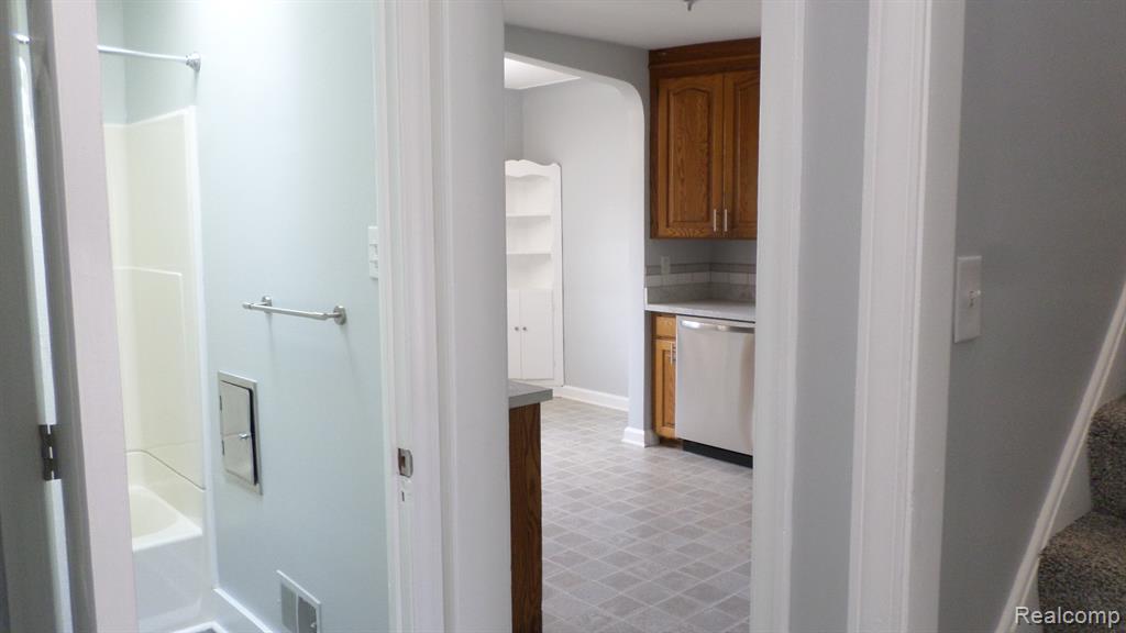 22463 Nevada Avenue, Eastpointe, MI 48021 — Photo 31